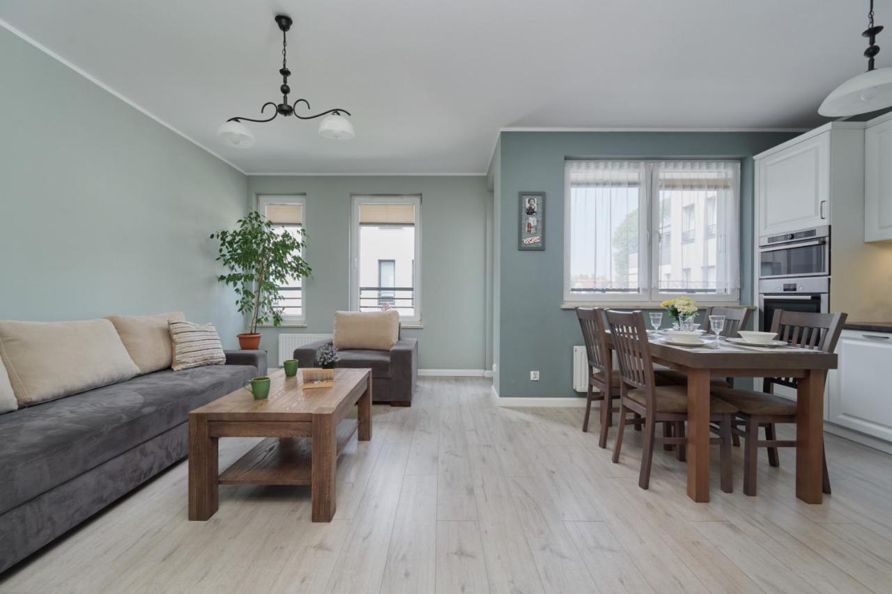 Elegant 1 Bedroom With Balcony In By Renters Apartament