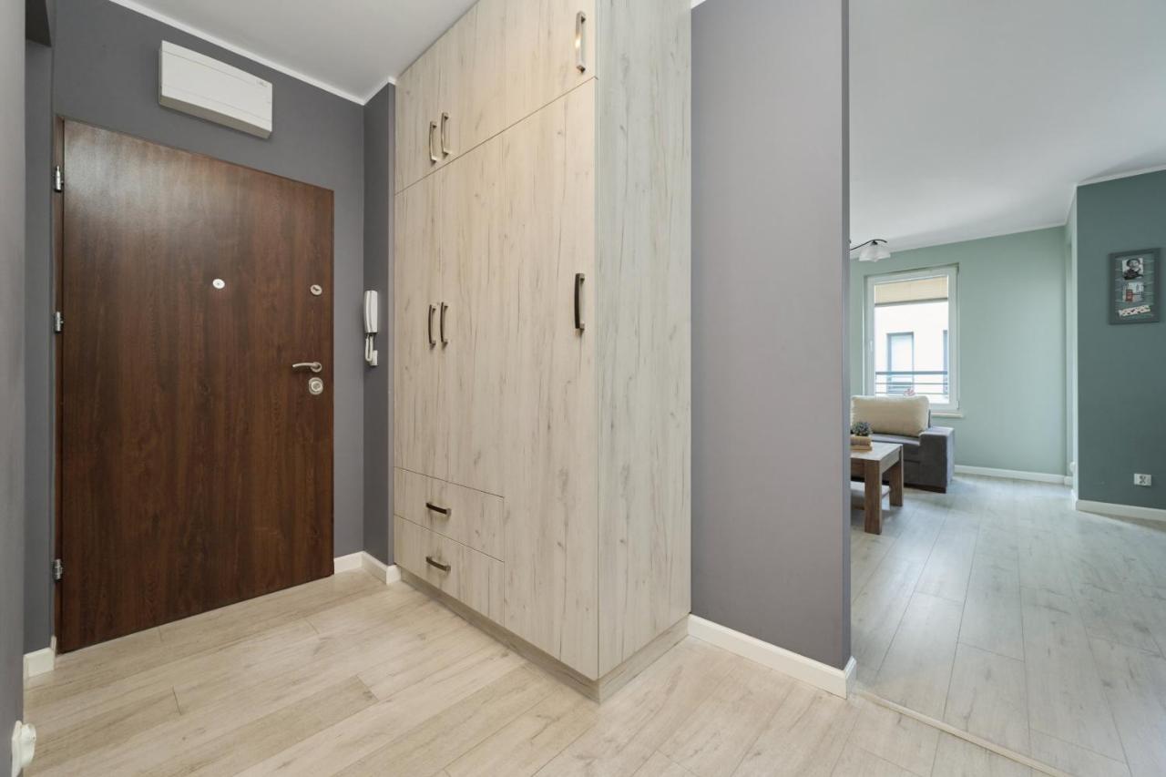 Apartament Elegant 1 Bedroom With Balcony In By Renters
